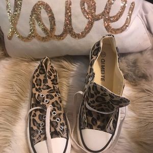 Leopard print sneakers NEW